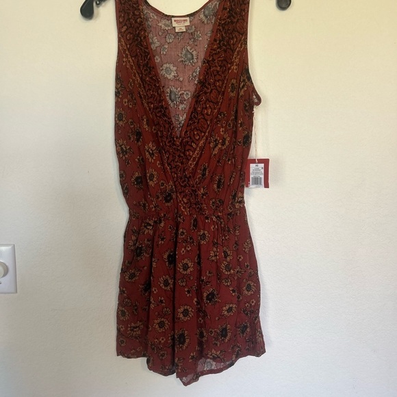 NWT XS Mossimo sunflower romper - Picture 2 of 13
